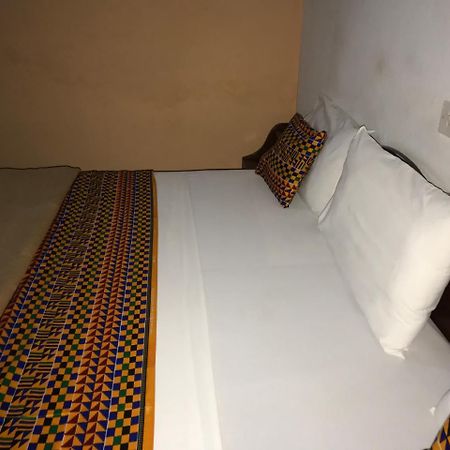 Akosombo Continental Hotel エクステリア 写真