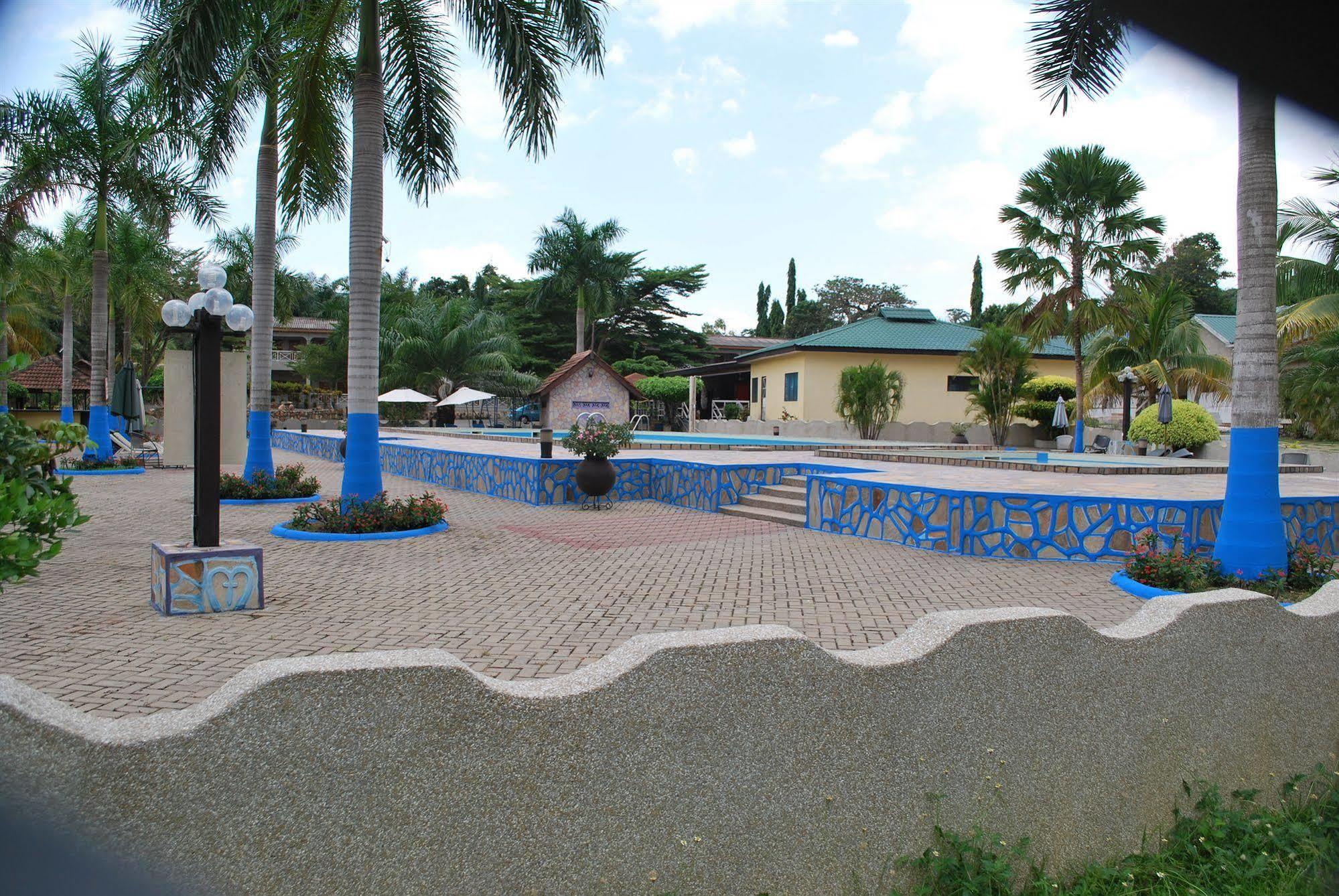 Akosombo Continental Hotel エクステリア 写真