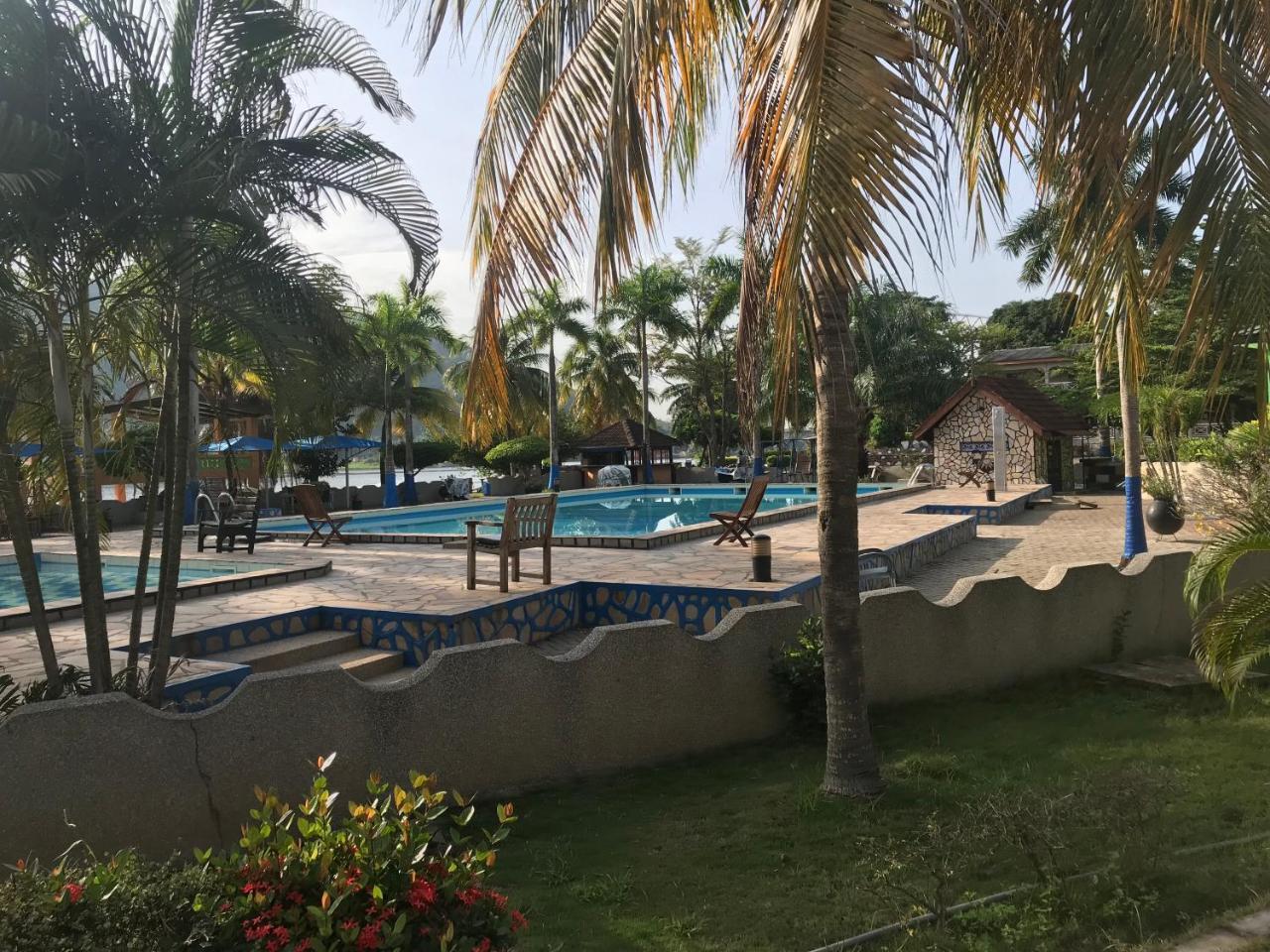 Akosombo Continental Hotel エクステリア 写真
