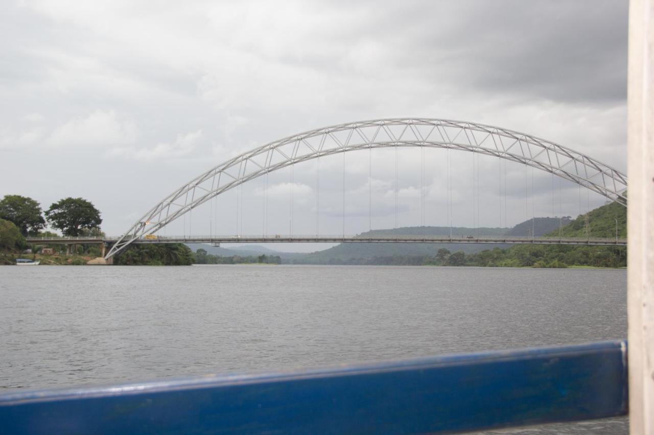 Akosombo Continental Hotel エクステリア 写真