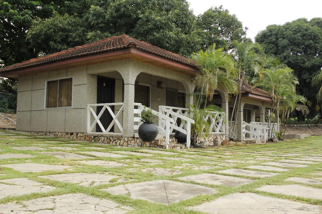 Akosombo Continental Hotel エクステリア 写真